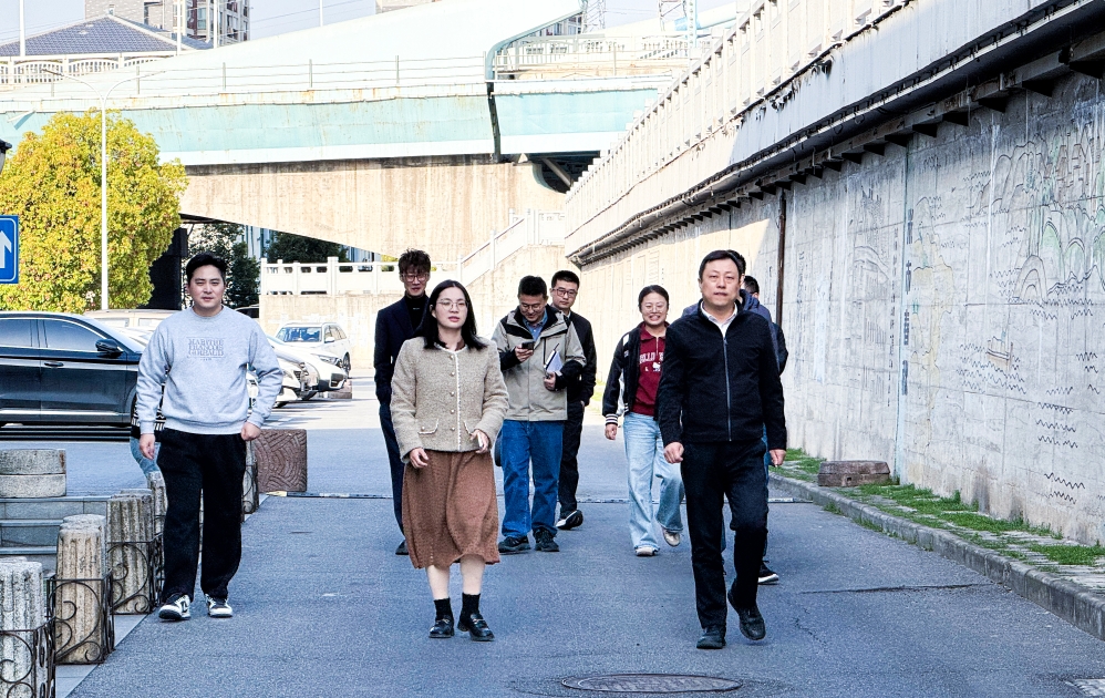 鏡湖區(qū)委常委、副區(qū)長(zhǎng)高偉來(lái)園調(diào)研指導(dǎo)工作